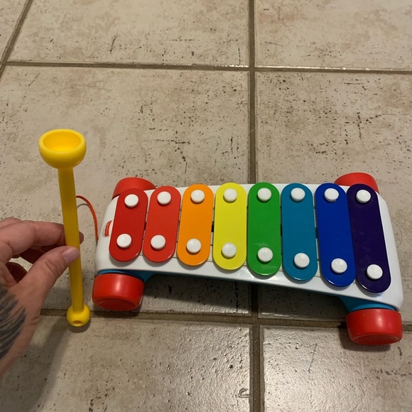 💜 Fisher-Price Classic Xylophone Toy - Pull-Along Fun for Toddlers - Picture 5 of 8
